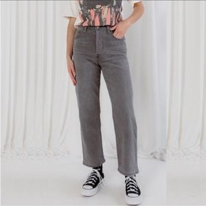 LEVI’S Ribcage Straight Ankle High Rise Jeans in Cosmic Chatter Gray